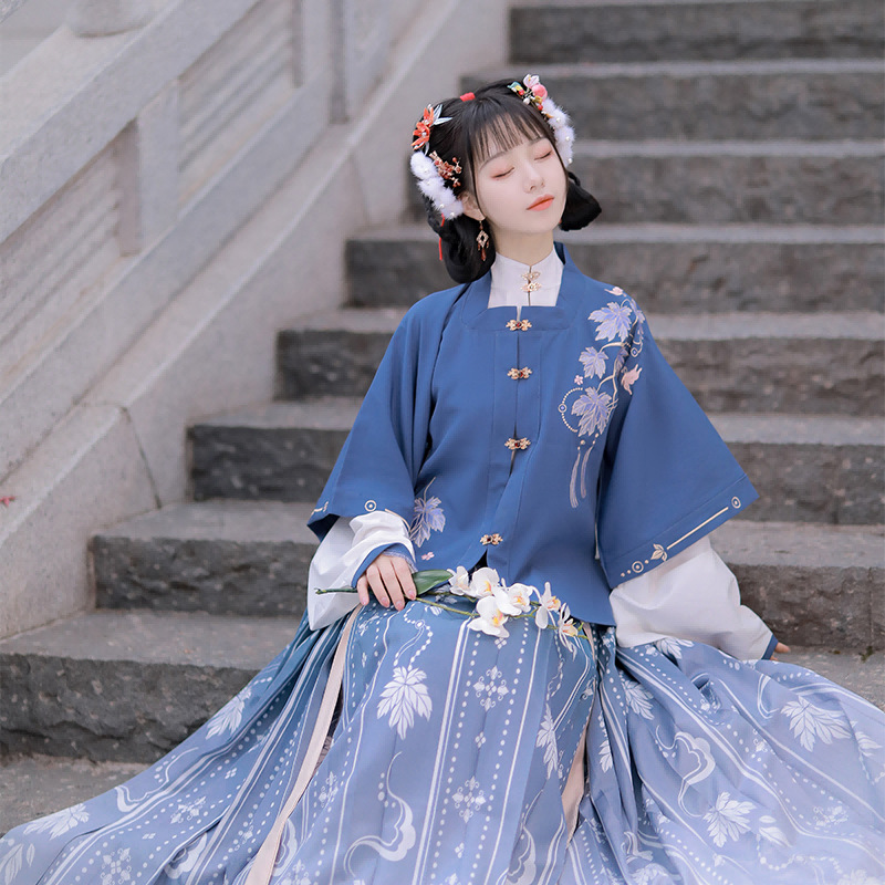 春季明制汉服女成人古装超仙重工刺绣对襟方领加绒短袄齐腰襦裙