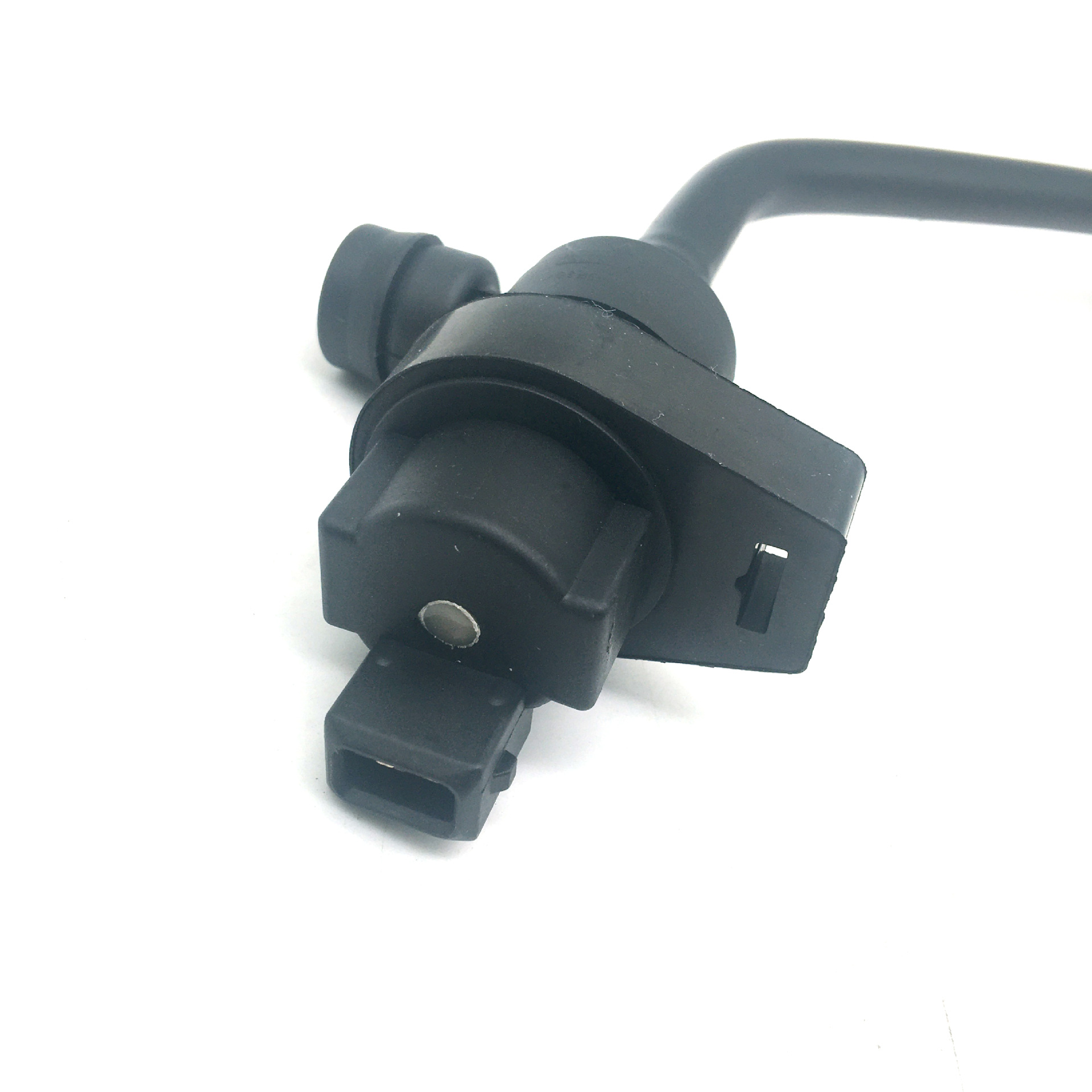 适用于bmw e60 e61 e63 e65 e53 x5碳罐电磁阀13907506739