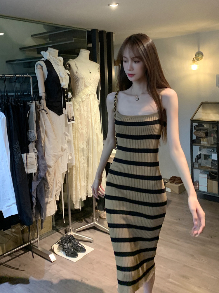 随心购kumikumi撞色条纹针织吊带裙女收腰包臀裙连衣裙夏量大从优