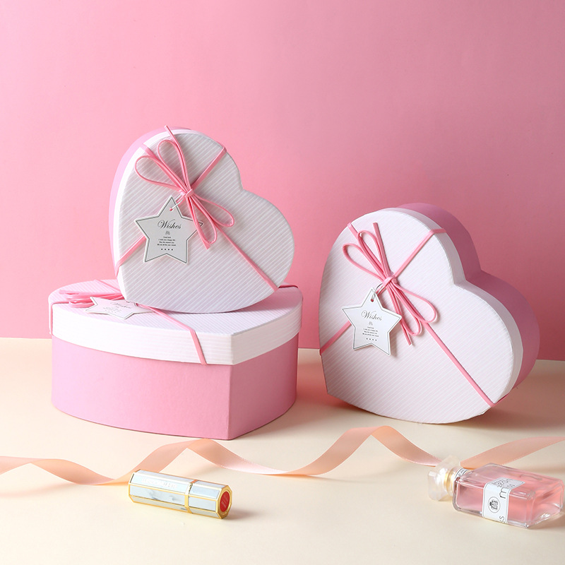 条纹心形礼品盒 ins创意送女友礼物包装盒情人节口红香水礼盒现货