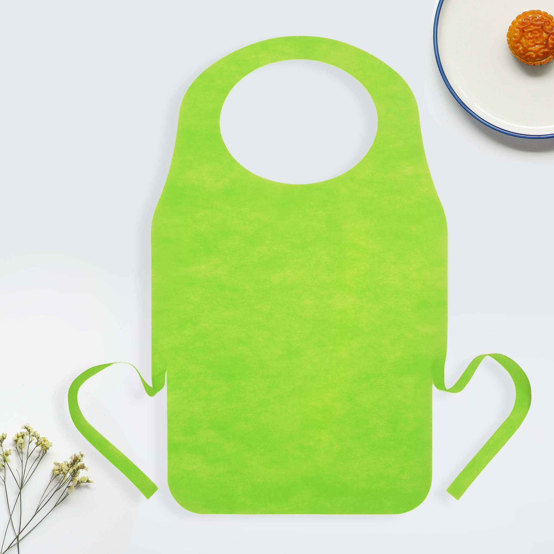 批发牛年一次性烧烤围裙火锅龙虾店现货无纺布围兜防油防污可印字