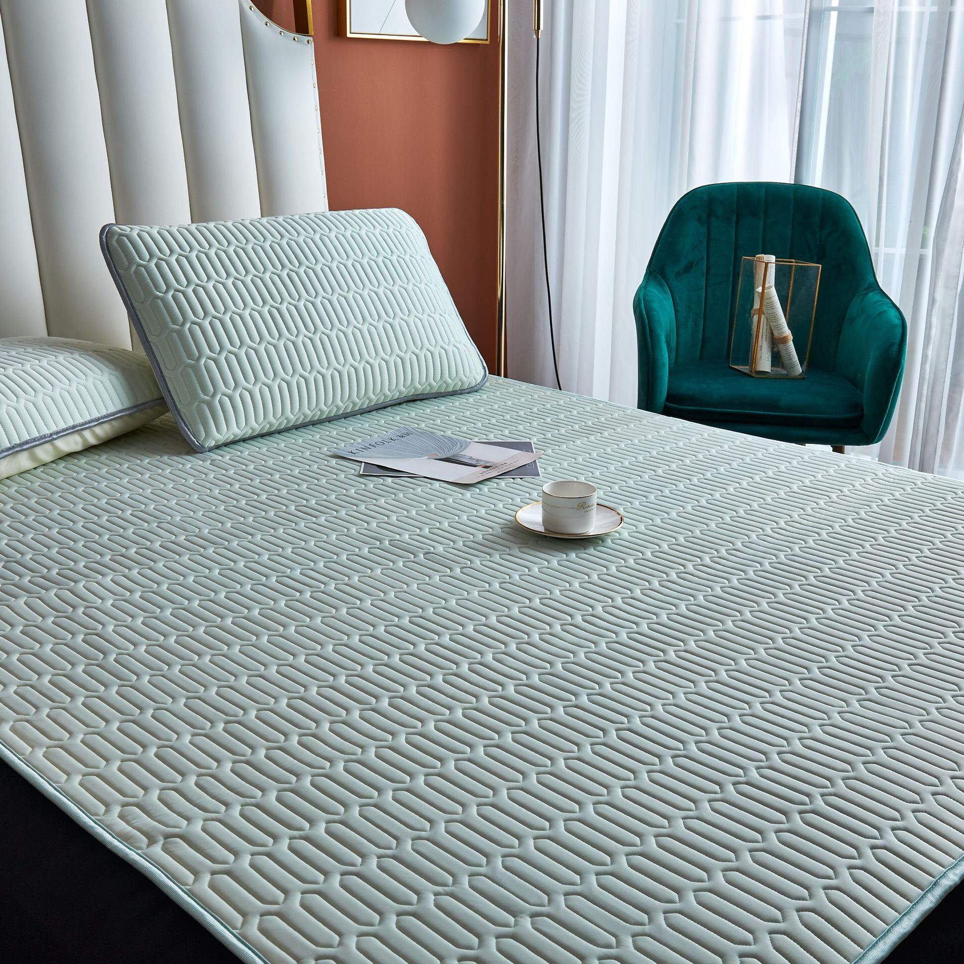 厂家直销泰国乳胶凉席三件套家用可折叠席学生宿舍空调软席子批发