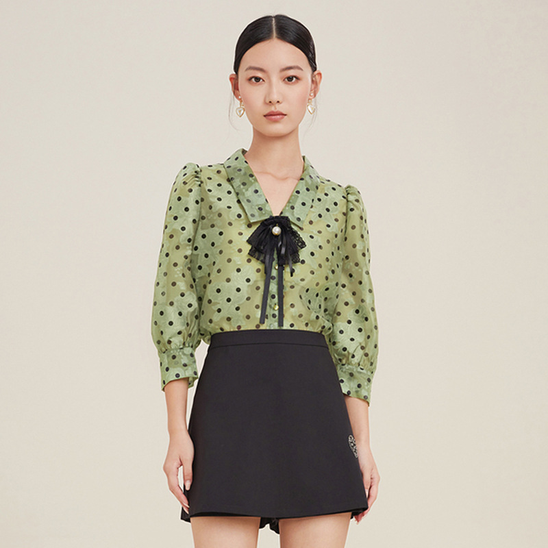 hs 2022春季新款时尚气质减龄提花飘带波点翻领衬衫 89222100305