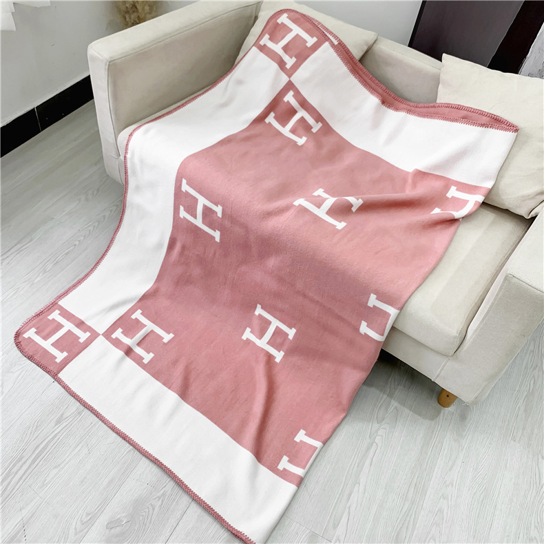 New H Letter Wool Shawl Gu Li Small Age Same Style Flying Large Blanket Thick Air Conditioning Blanket Sofa Cushion