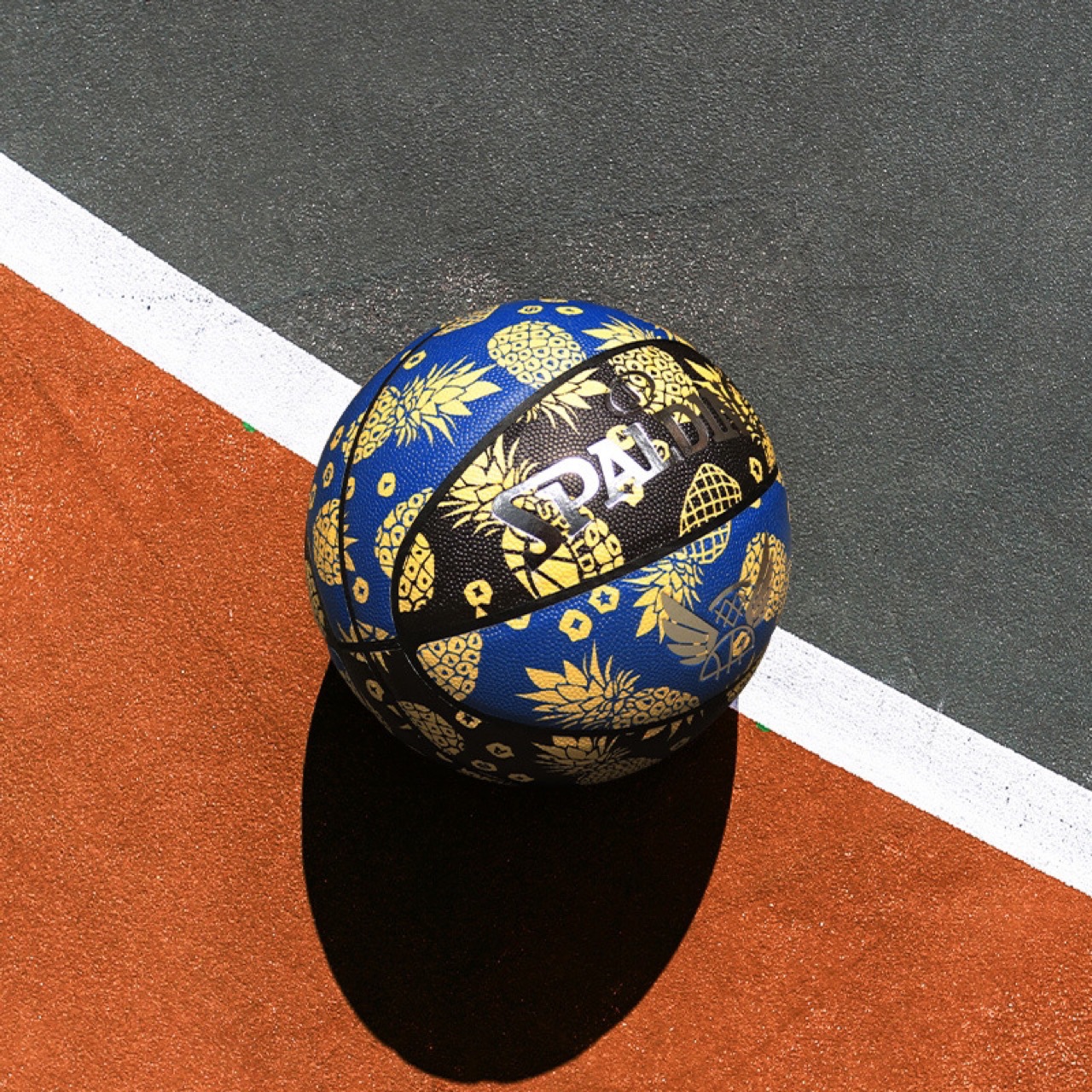 斯伯丁反光发光篮球正品成人学生室内外比赛训练变色7号球77-033y