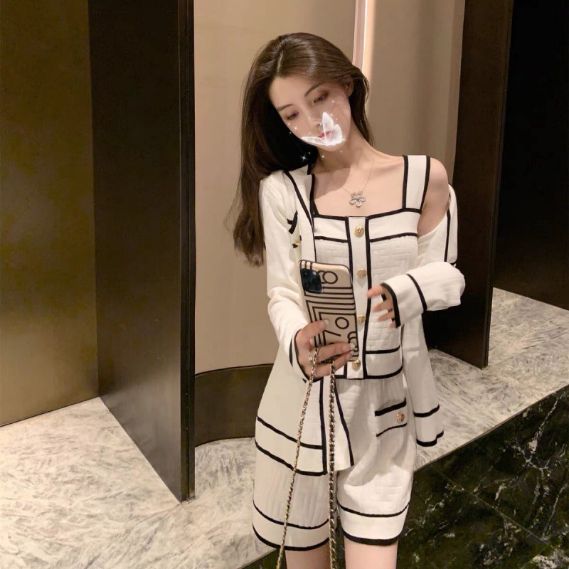 小香风高级感轻奢名媛炸街港风套装女复古chic开衫短裙针织三件套