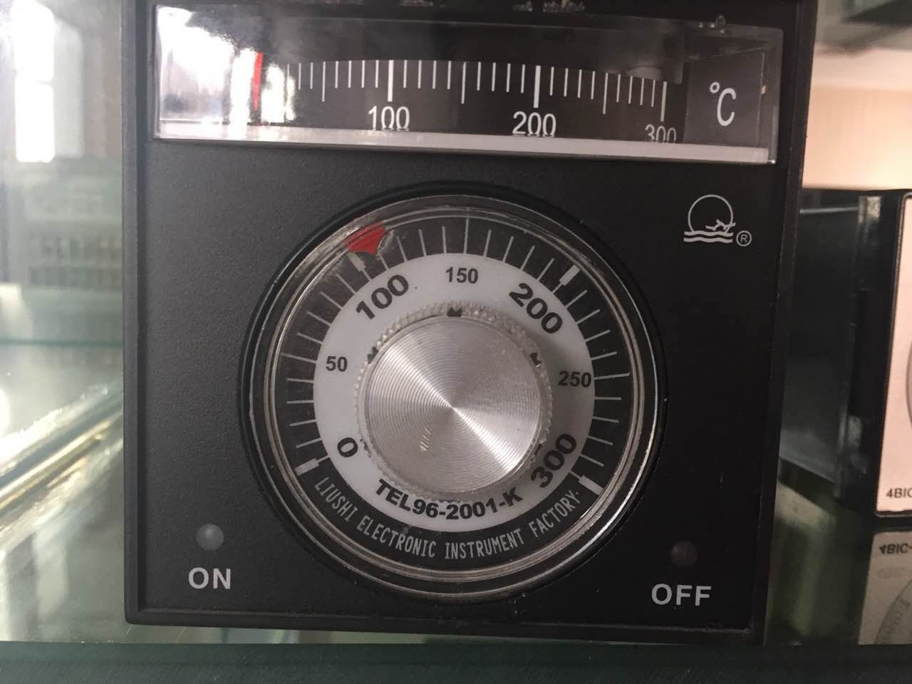 热卖柳市烤箱温度控制器温控仪温控表温控器tel96 2001