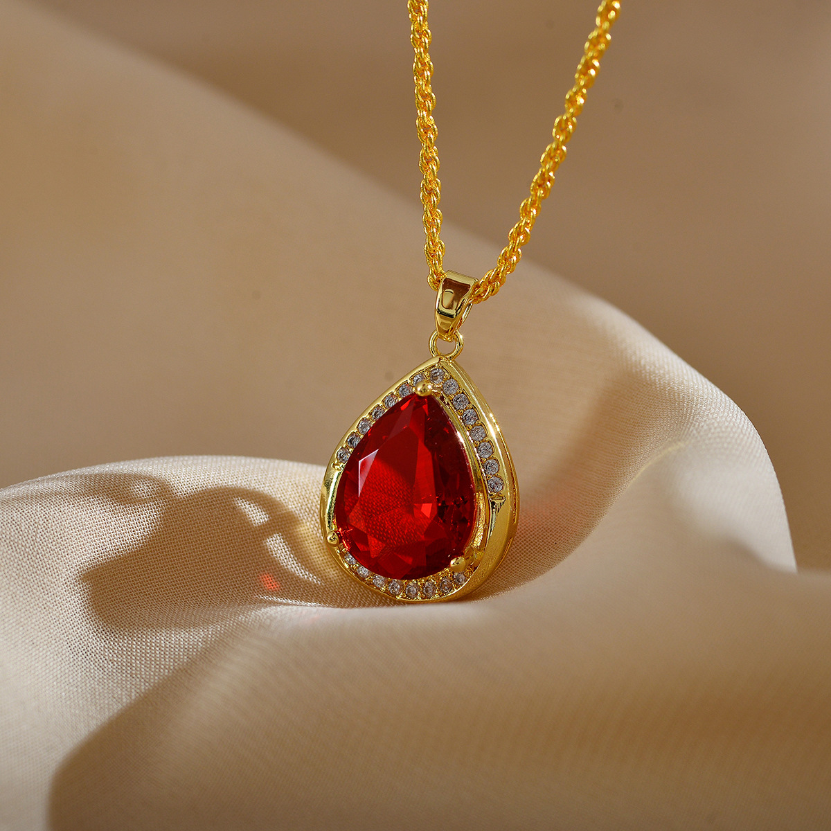 红宝石吊坠项链闪耀水滴项坠炫目华彩毛衣链高级奢华钻石项链