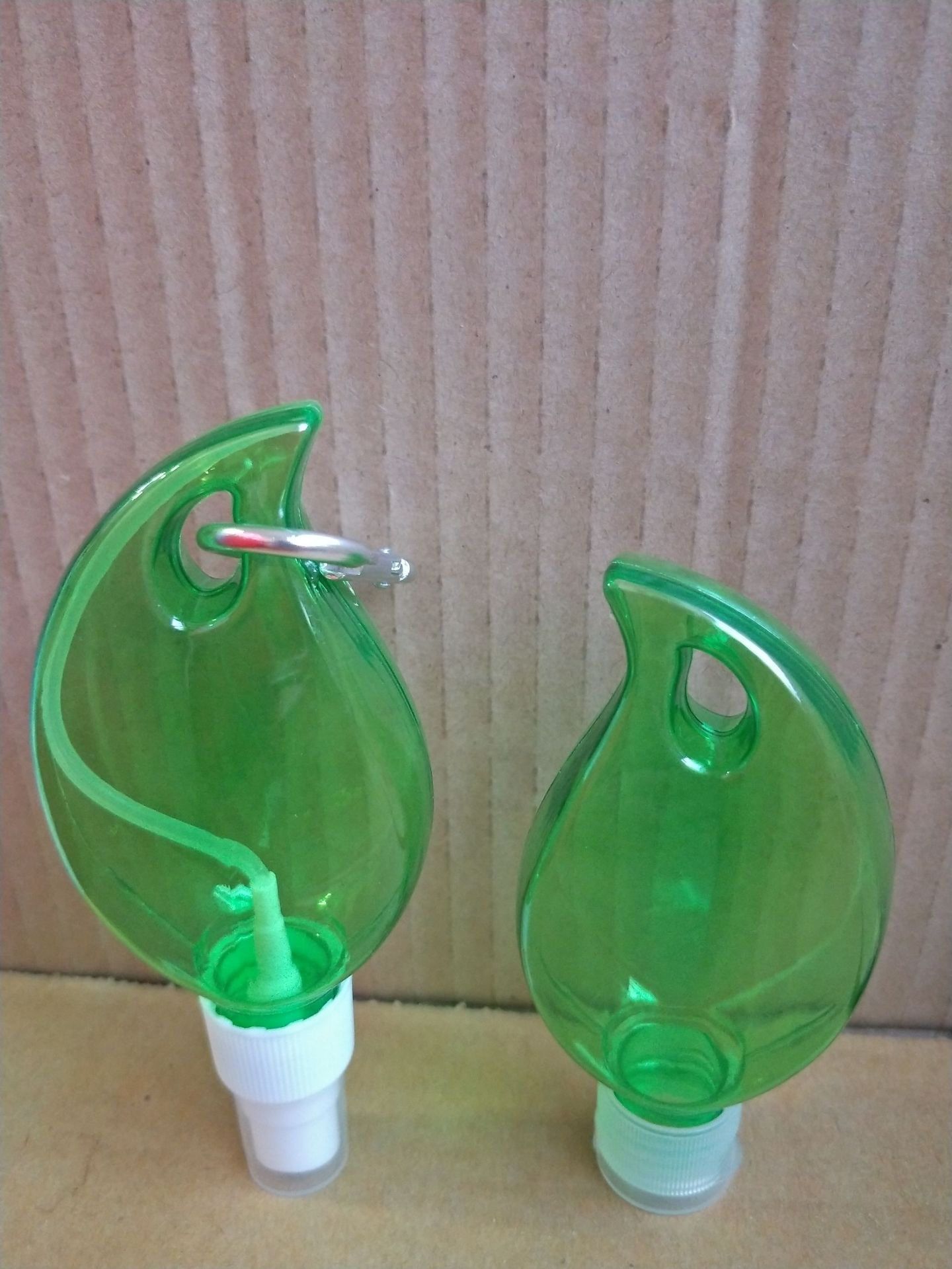 供60Ml 80ml petg树叶子型倒钩瓶运动瓶爱心型防晒霜瓶喷雾翻盖瓶