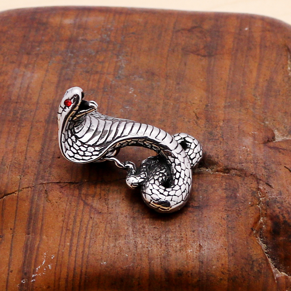 生肖蛇年蛇吊坠项坠 时尚个性男孩女孩超酷眼镜蛇项链挂件批发