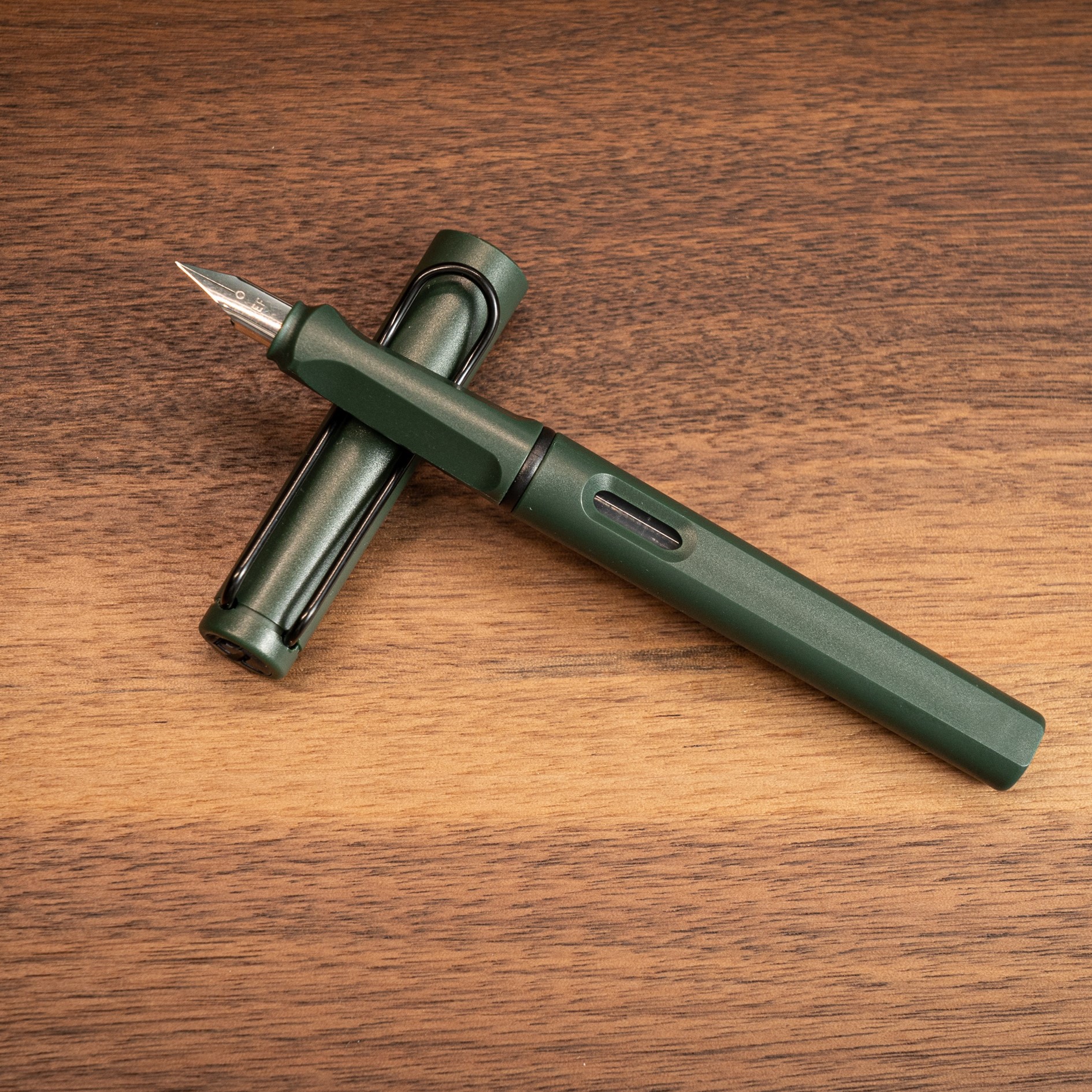 莫兰迪钢笔可替换墨囊吸墨两用学生正姿书写练字刻字logo厂家批发