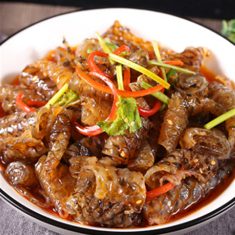 食用方法:温水洗一下,直接加调料凉拌,可根据不同口味制作泡椒鱼皮
