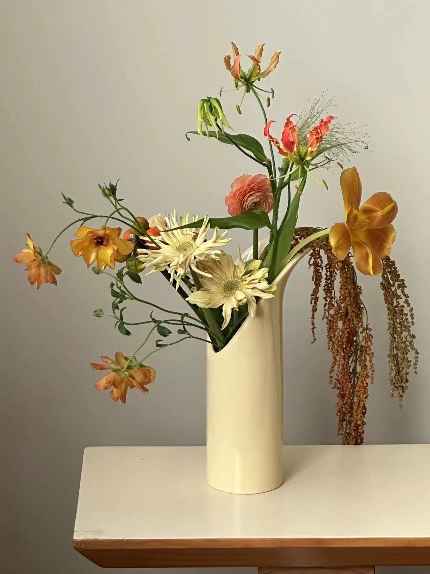 High-End Vase Modern Minimalist Art Decoration Simple Flower Arrangement Living Room Home Creative Decoration Soft Decoration Vase