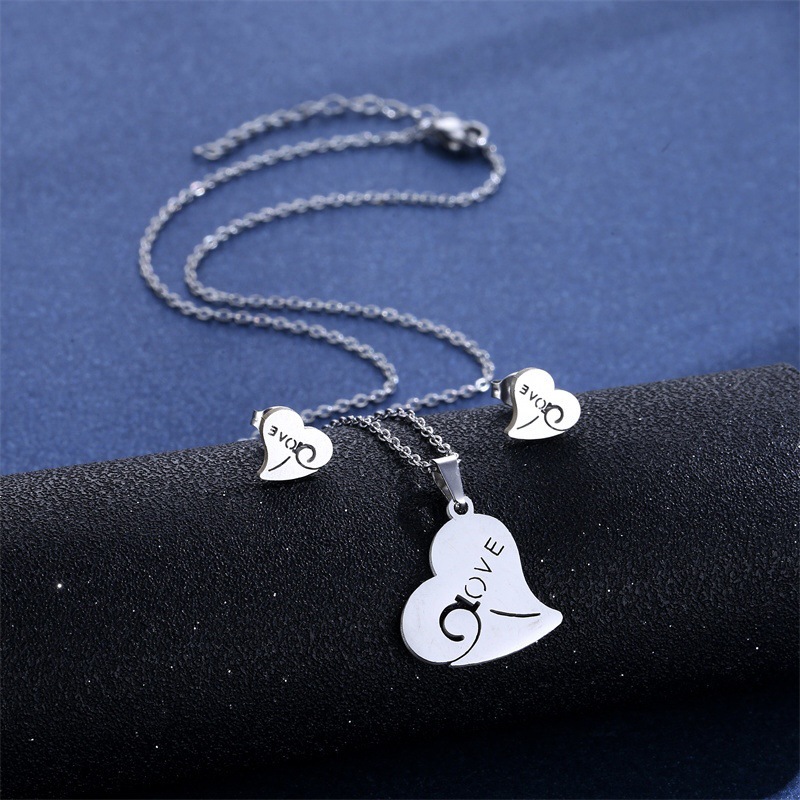 Stainless Steel Simple Niche Heart-Shaped Love Necklace and Earring Suit Cross-Border South American Clavicle Chain New Accessories Wholesale