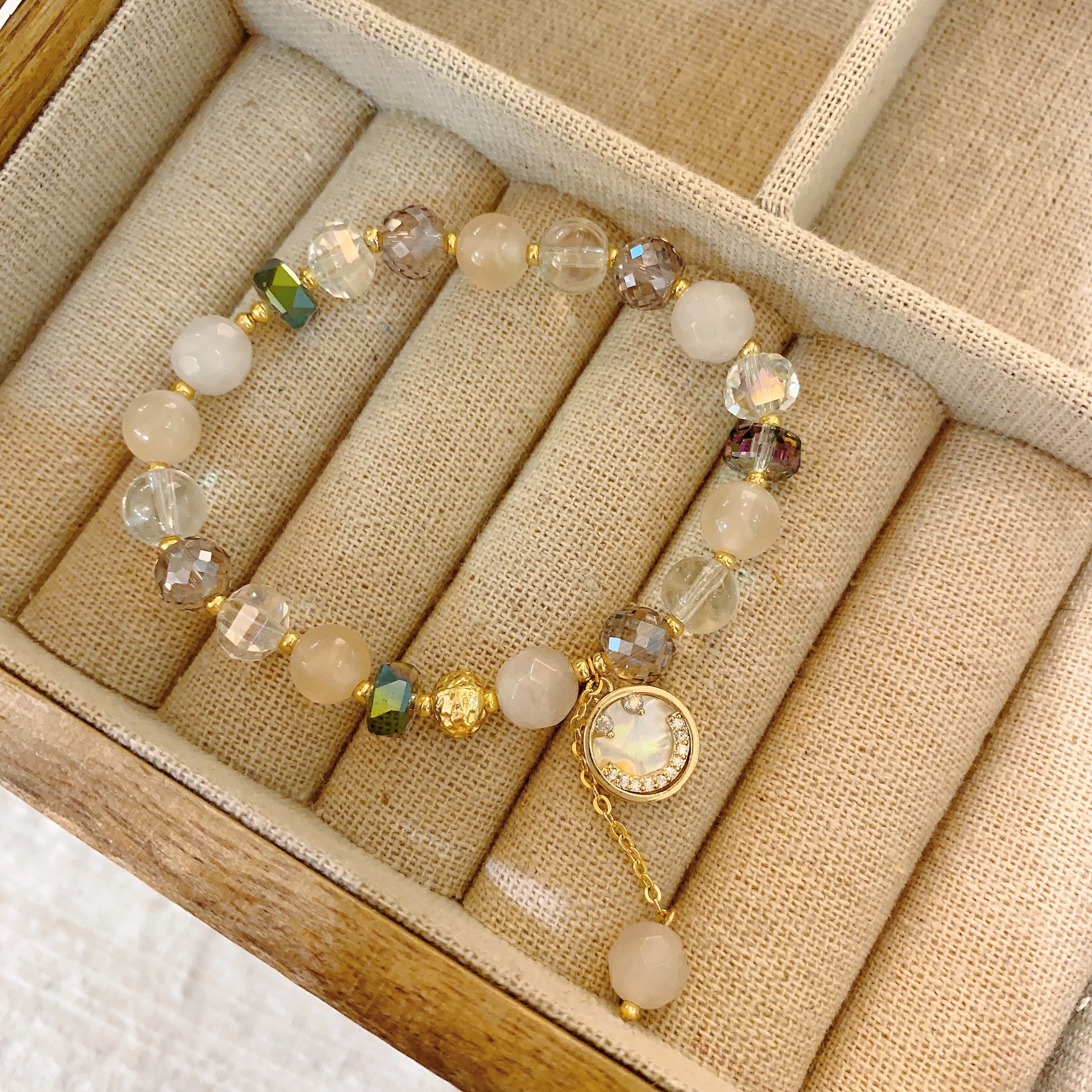 小众女生月光石水晶手串情人节礼物贝壳珍珠猫眼石手链女纯银轻奢