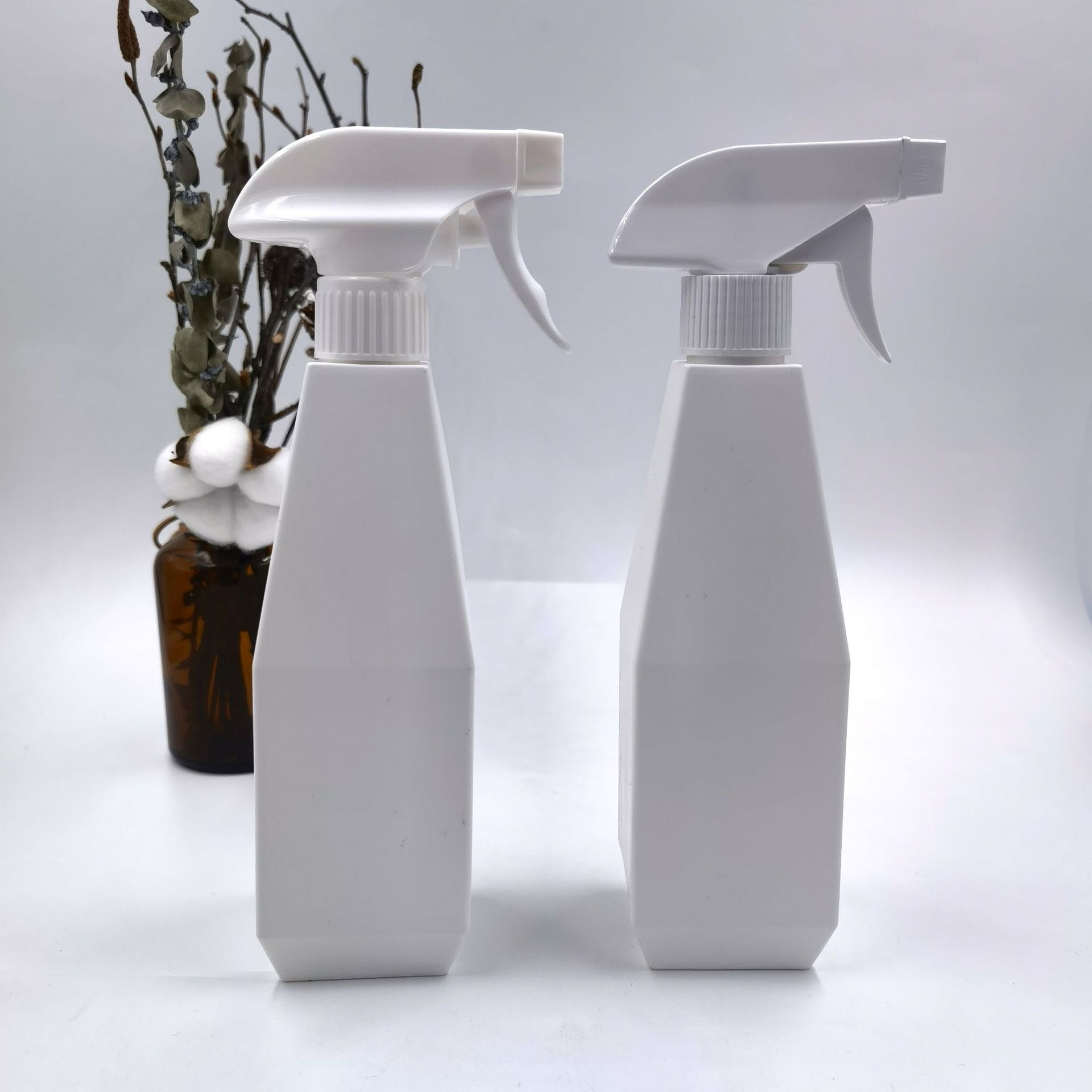 hdpe重量:50g配盖:手持喷头品牌:恒源容量:500ml部分产品有现货