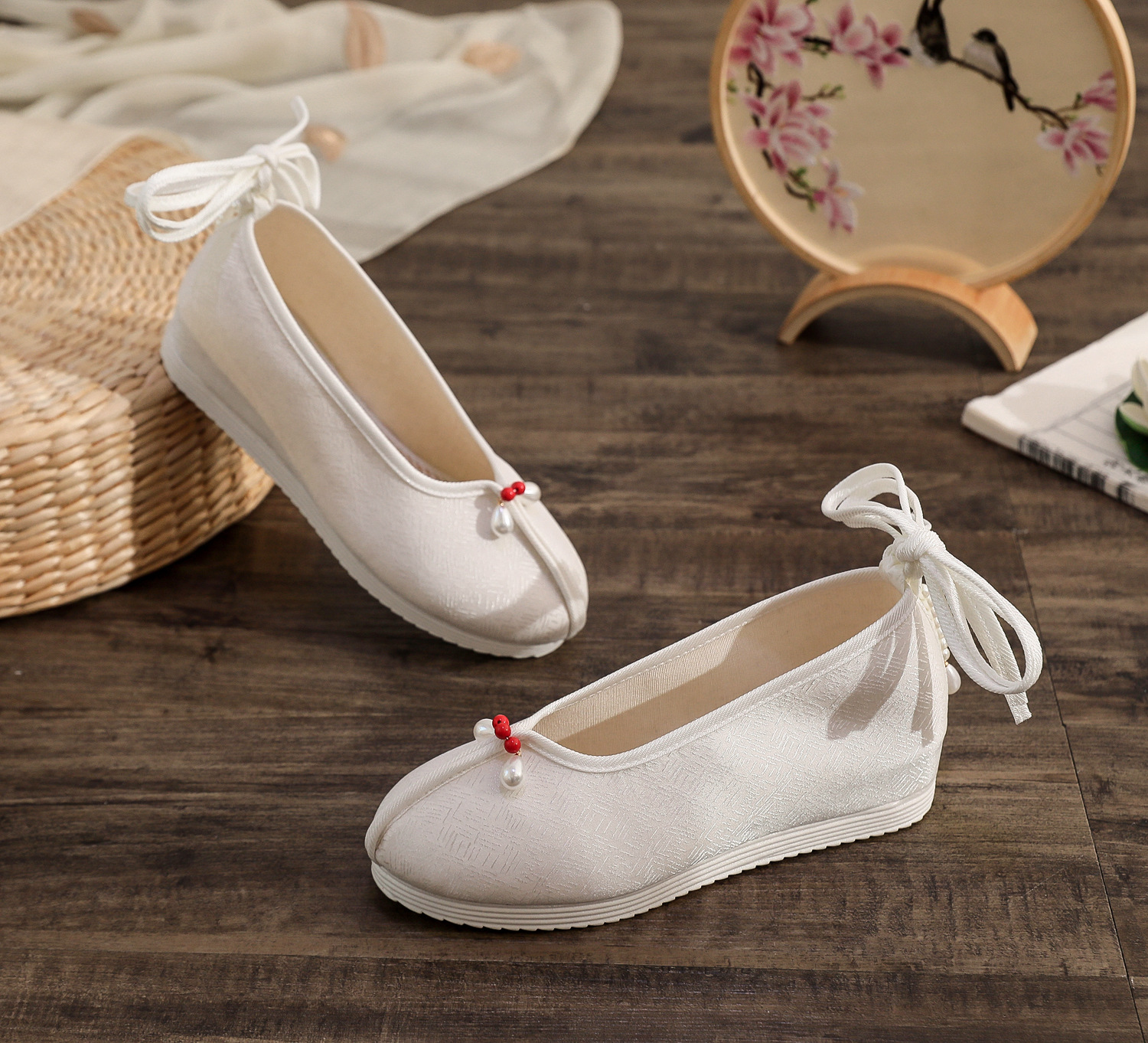 新款织锦缎中国风汉服搭配鞋子女提花暗纹圆头布鞋橡胶底古风布鞋