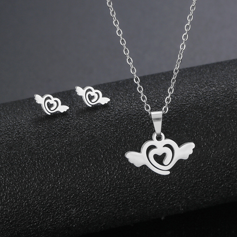 European and American Simple Love Angel Wings Pendant Female Amazon Heart-Shaped Necklace and Earring Suit Stainless Steel Accessories