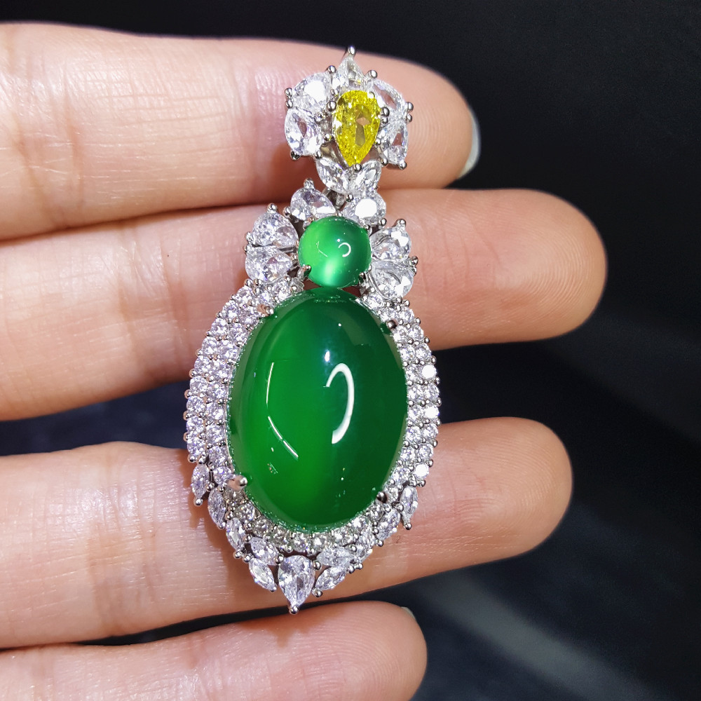 天然绿玉髓吊坠 s925银镶嵌高冰绿玛瑙玉髓 蛋面15x20mm 时尚冰种