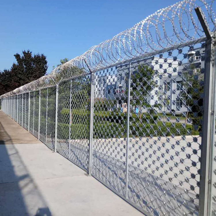 刀片刺网焊接菱形孔边防监狱防护网云南镀锌刺刀网片防爬刺铁丝网