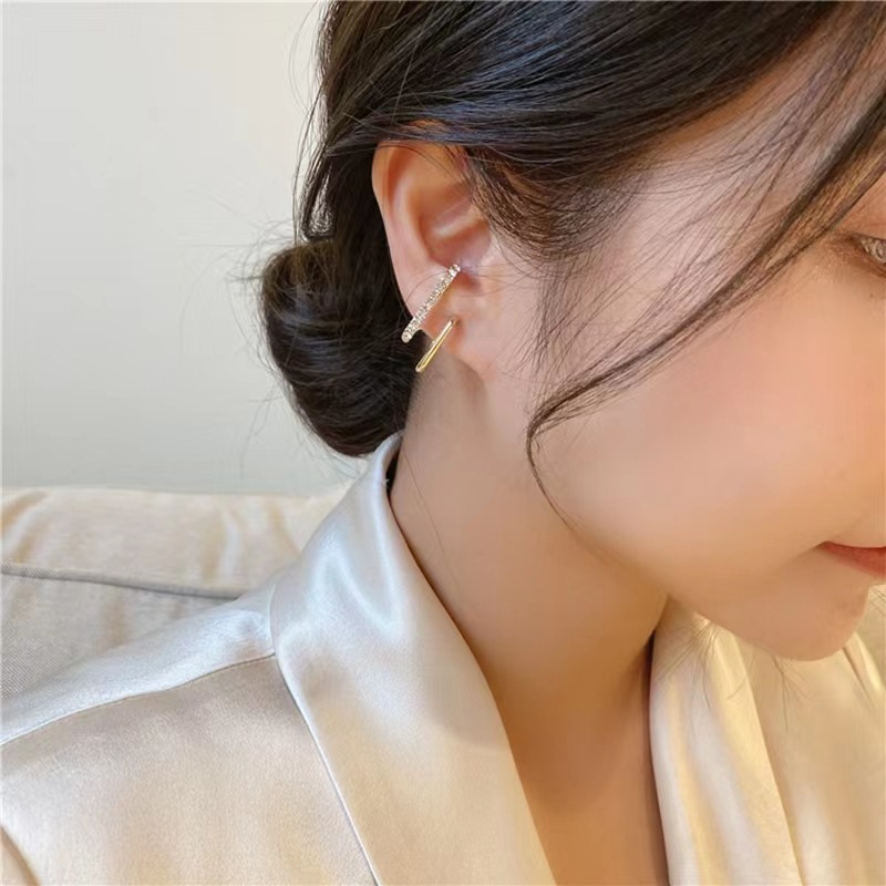 Simple Silver Needle Geometric Zircon Stud Earrings for Women Niche Design Cold Style 2022 New Fashion Temperament Earrings