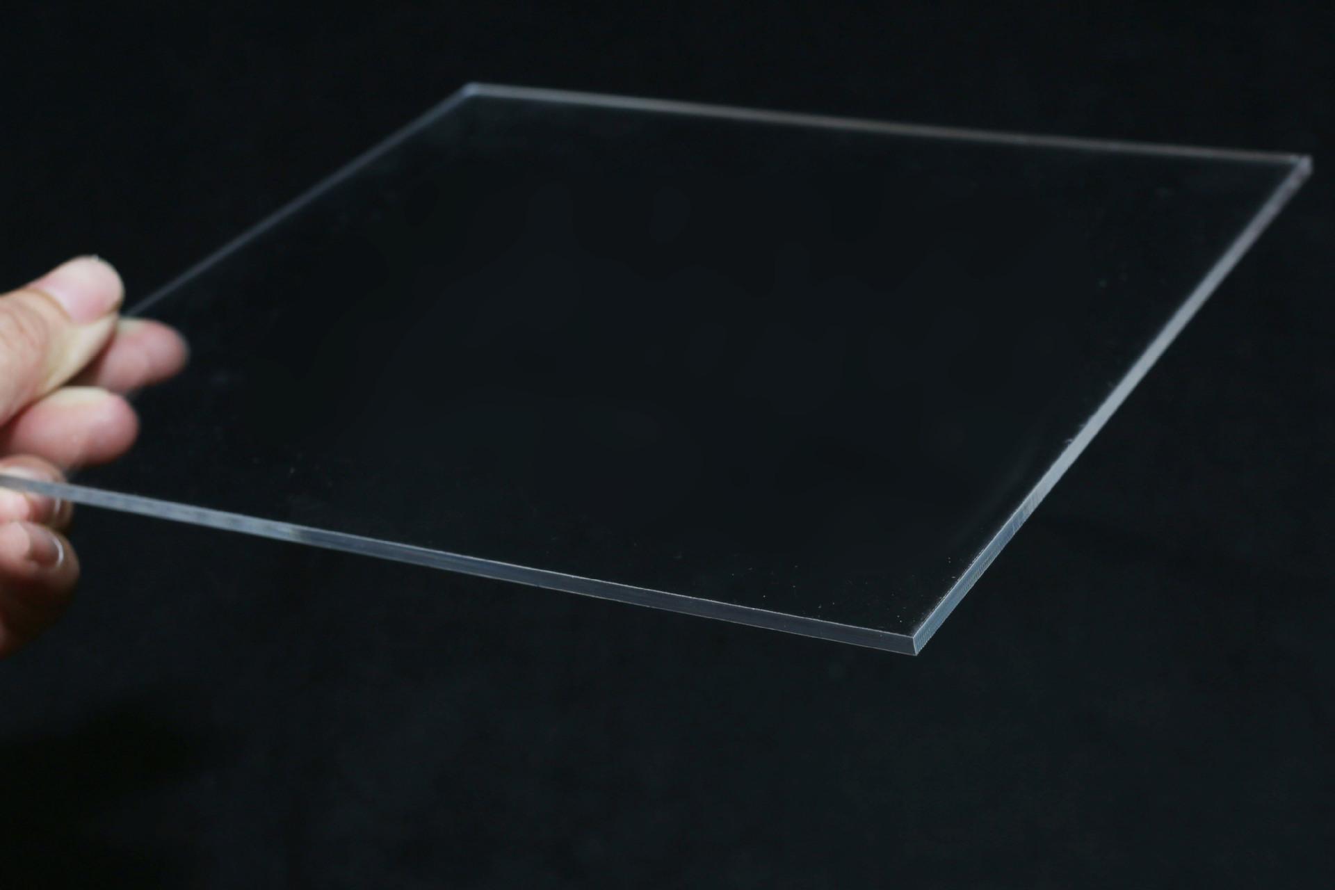 九,有机玻璃的合理性:合理性的设计和防雨防潮,开启式的结构,便于