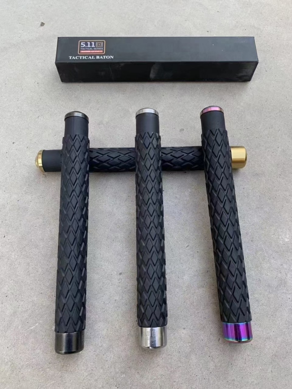 511甩棍户外防身甩棍三节伸缩甩棍合金钢甩棍防狼棍