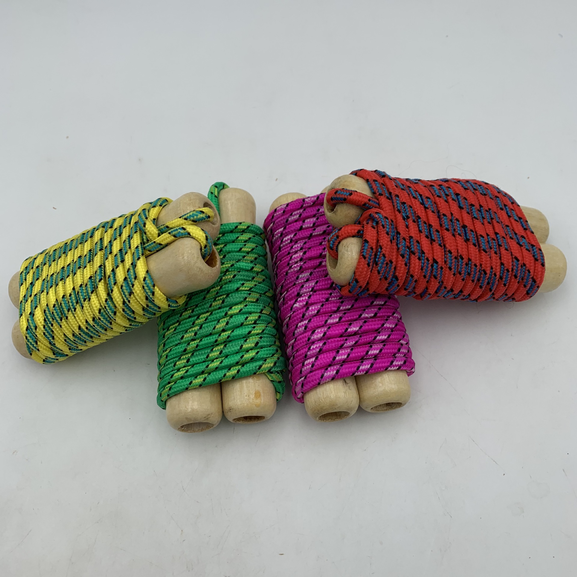儿童学生用木把棉线彩色跳绳健身减肥跳绳厂家货源两元店百货批发