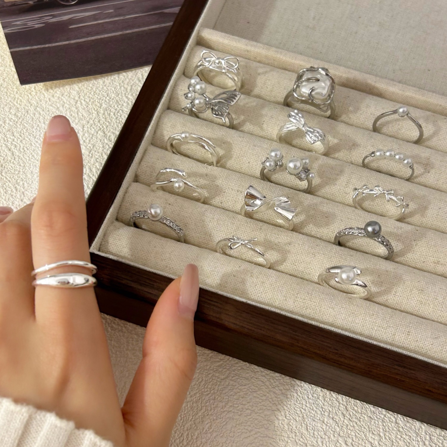 珍珠锆石蝴蝶925银戒指女小众高级感轻奢情侣对戒气质开口戒批发 图片