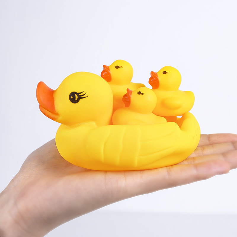 批发叫叫鸭 一大三小网袋装母子鸭捏叫戏水鸭子 婴儿洗澡游泳玩具
