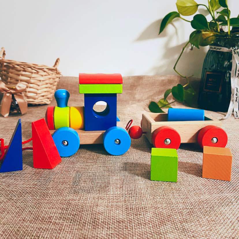尾货德国goki 拖拉积木小火车 幼儿园木质玩具1-2-3岁学步益智