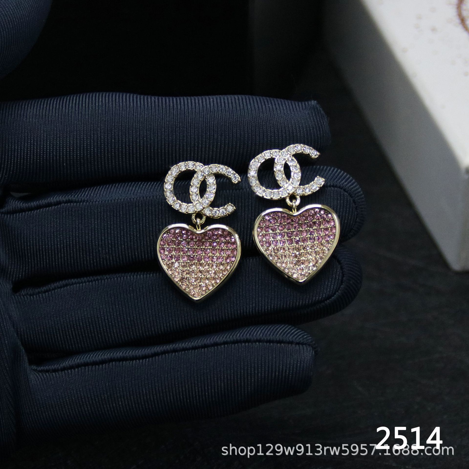 23P Classic Style Pairs C Pink Diamond Heart Shape Bag Ear Stud Earring Chanel-Style Vintage Pearl Square Earrings Women