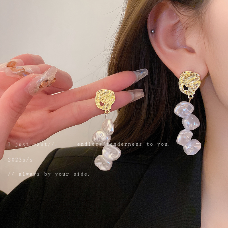 Silver Needle Light Luxury Baroque Flower Pearl Tassel Earrings Female Retro Stud Earrings French High-Grade Fashion Earrings Wholesale