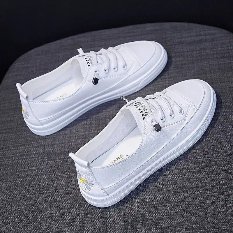 Women's White Shoes Slip-on Women's Shoes New Autumn Versatile Leather Breathable Casual Pumps Korean Style for Students