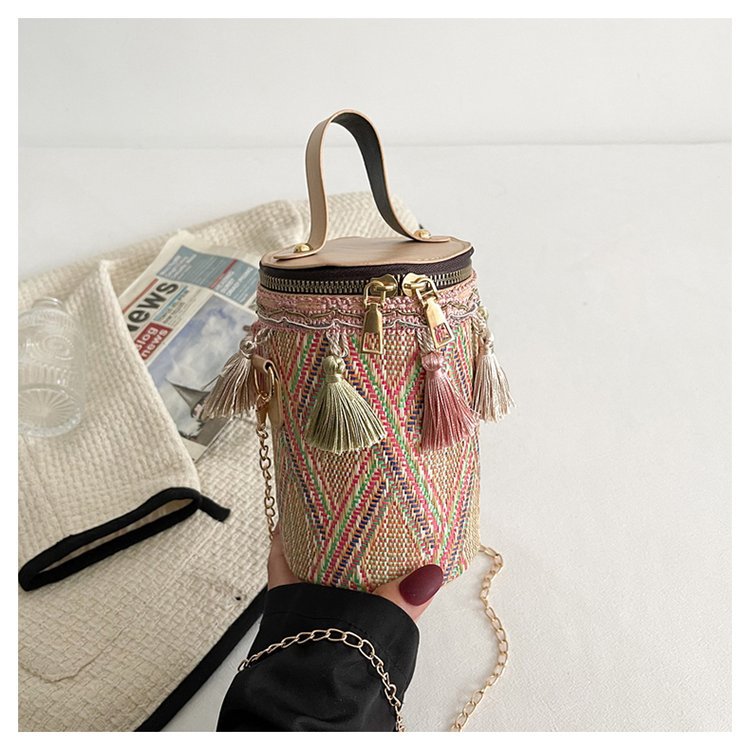 Foreign Trade Supply Wholesale Chain Messenger Bag Female Tassel Small round Bag Bucket round Bag Retro Ethnic Style Pen Holder Bag