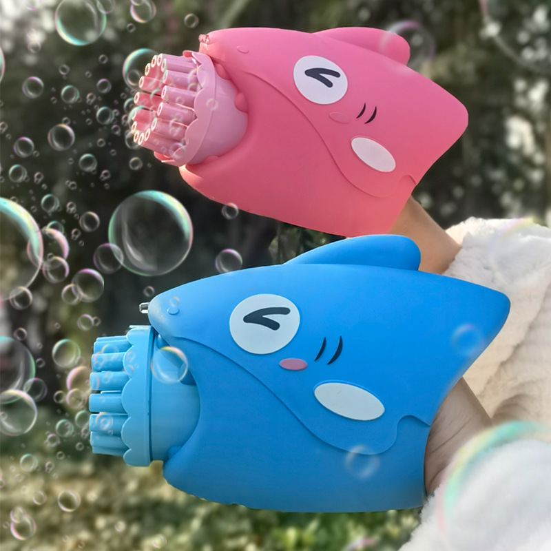新款萌趣鲨鱼泡泡机儿童玩具加特林泡泡机批发电动摆地摊货源礼物