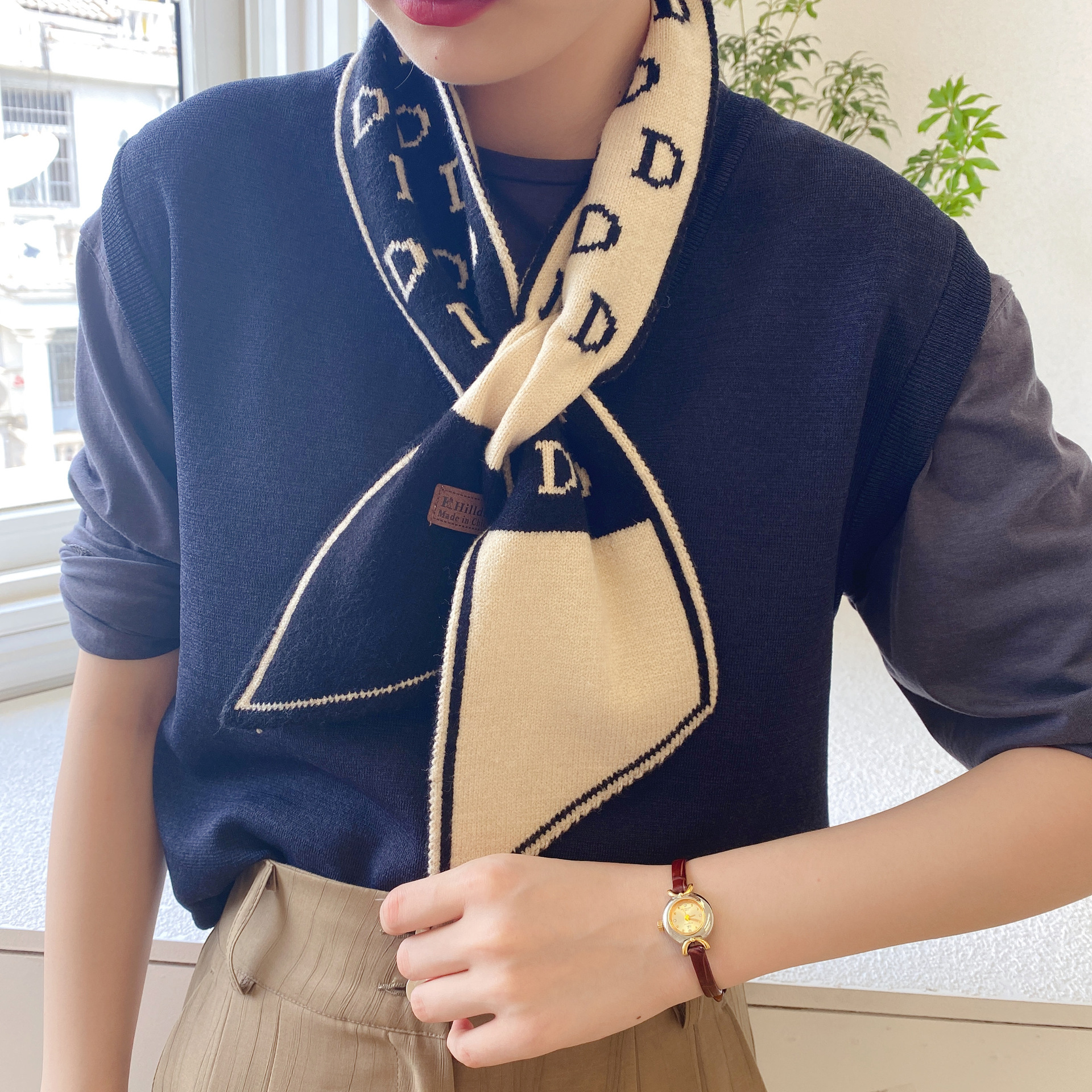 New Simple Letter D Knitted Wool Scarf Scarf Female 2021 Autumn and Winter Thickening Long Pointed Corner Small Scarf