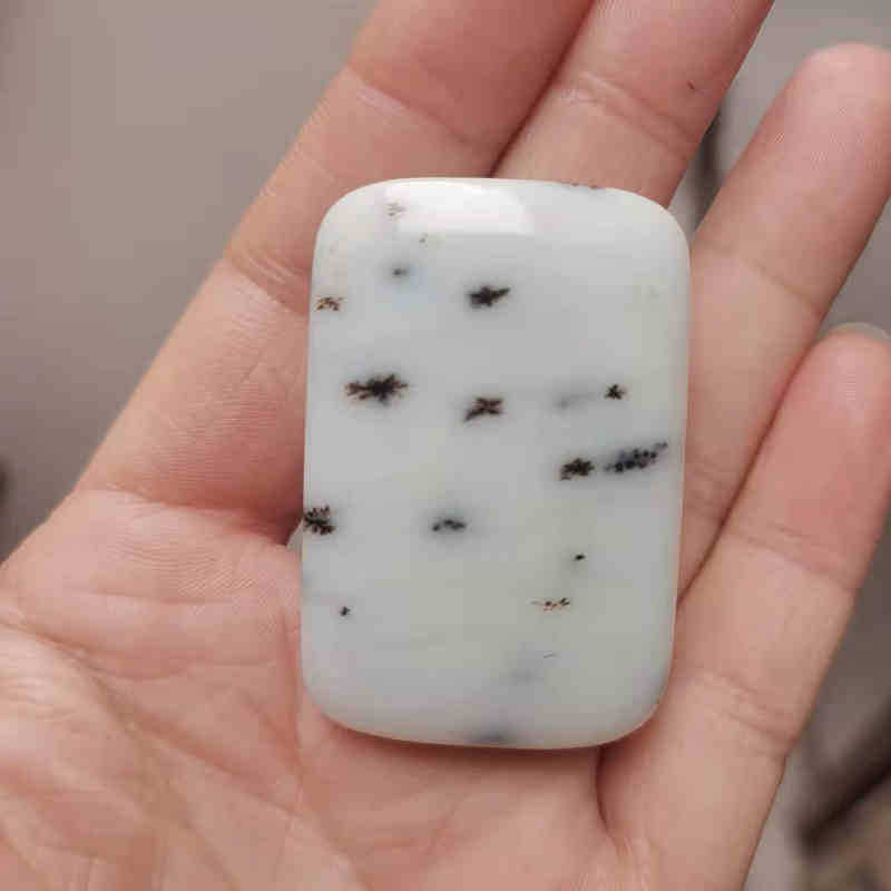 和田玉桂花糕料平安无事牌吊坠批发 精雕无事牌青花玉男女款玉器