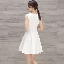 2024新款裙子时尚洋气性感显瘦小个子白色连衣裙打底裙小清新女装