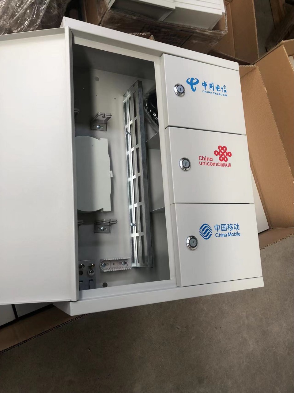 室外三网合一光纤分纤箱光缆分线箱室内光分箱72芯光纤箱分线箱