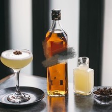 洋酒12年黑方黑牌700ml12年威士忌700ml包邮夜场酒吧一件批发