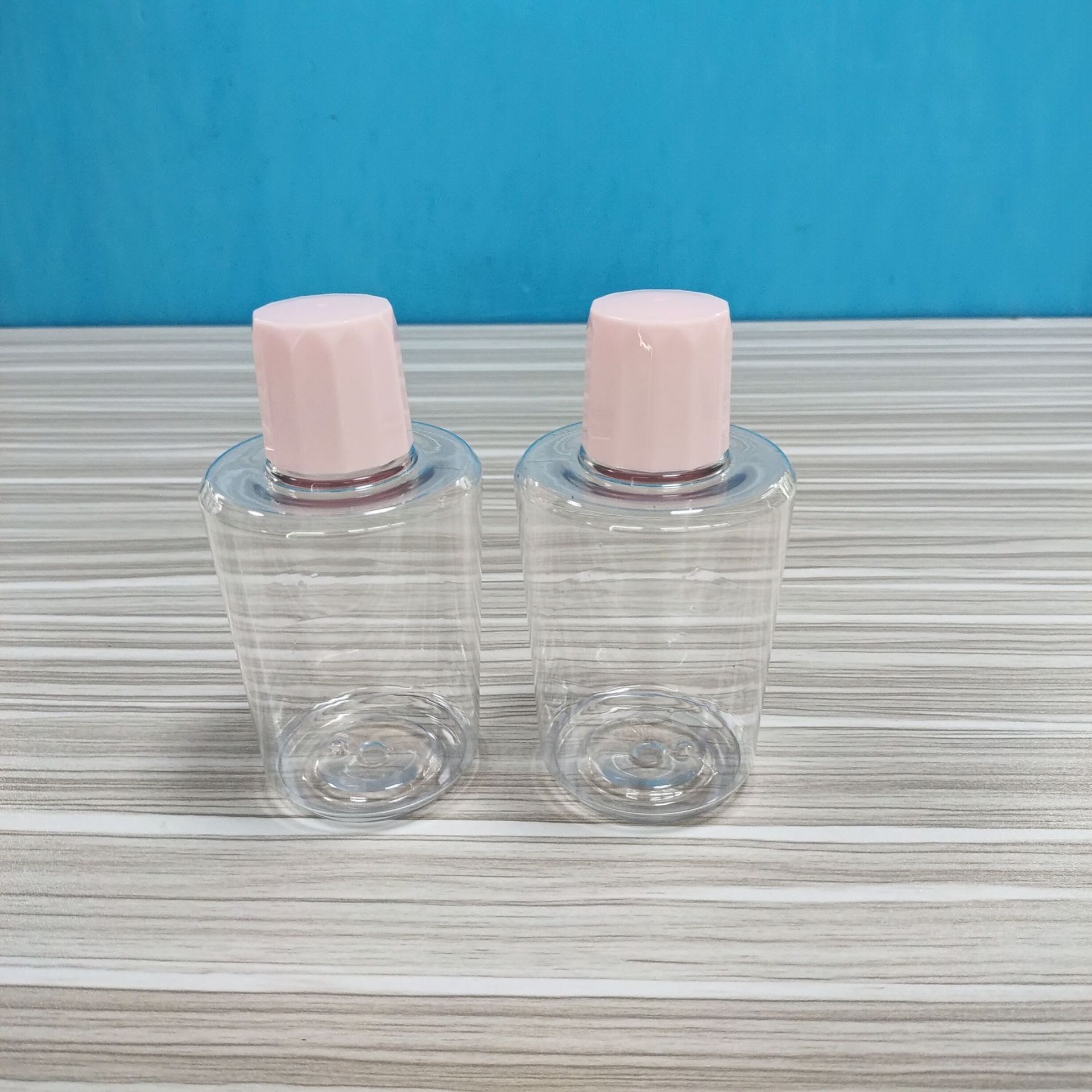 介绍产品名称       材质品牌货号漱口水瓶        pet         英涛