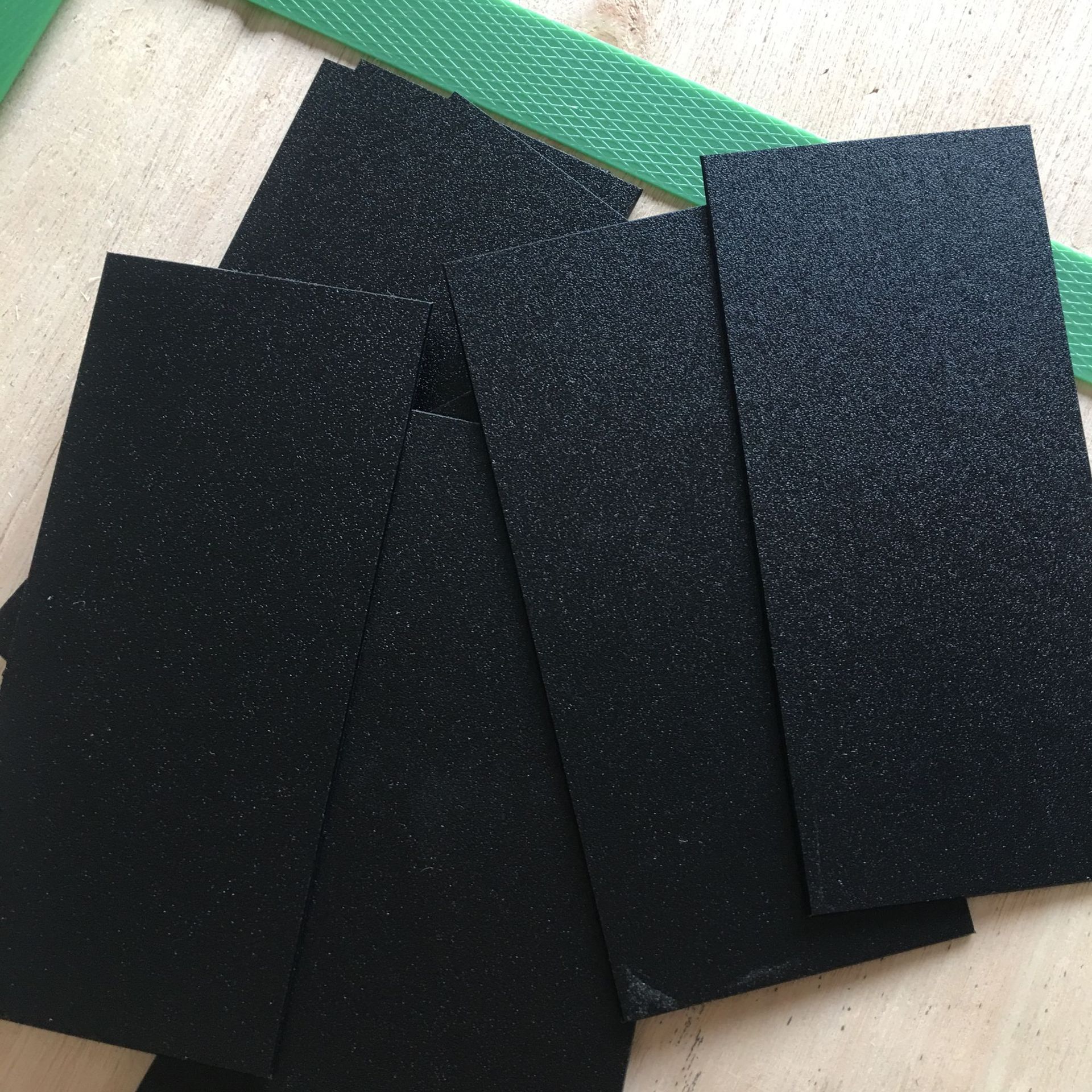 黑色pp磨砂片 pp透明吸塑卷材 半透明双面磨砂塑料片材黑色磨砂