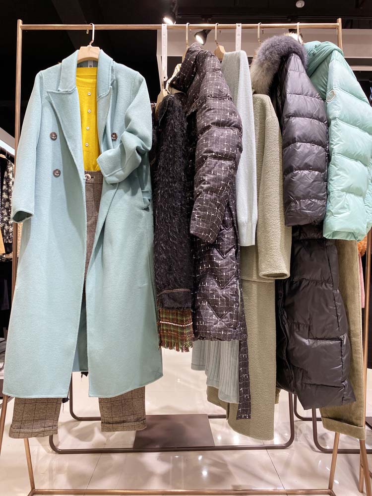 欧丝蒂雅文批发进货羽绒服一手货高端实体店原创直播品牌折扣女装