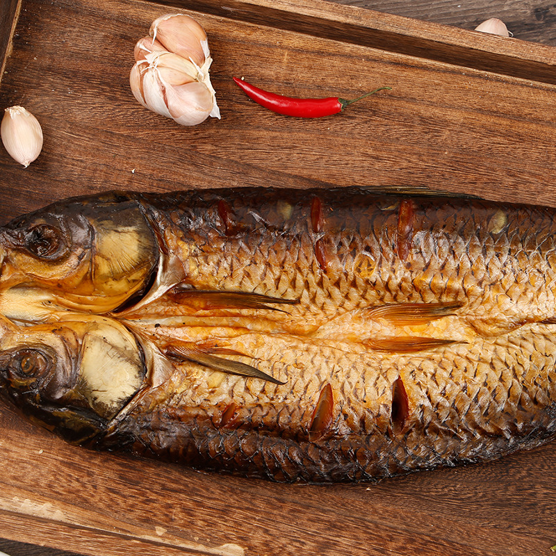 湖南特产腌制腊鱼 腊草鱼小草鱼烟熏草鱼餐饮食材量大价优批发