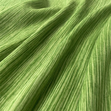 浅绿色欧根纱闪光亮光拉丝褶皱肌理条纹布料舞台服礼服汉服面料