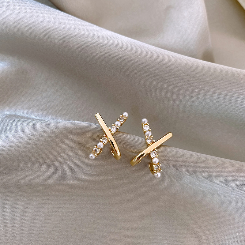 Exquisite Small Cross Pearl Stud Earrings Sterling Silver Needle High-Grade Earrings Female Online Influencer Elegant Korean Ear Rings Wholesale