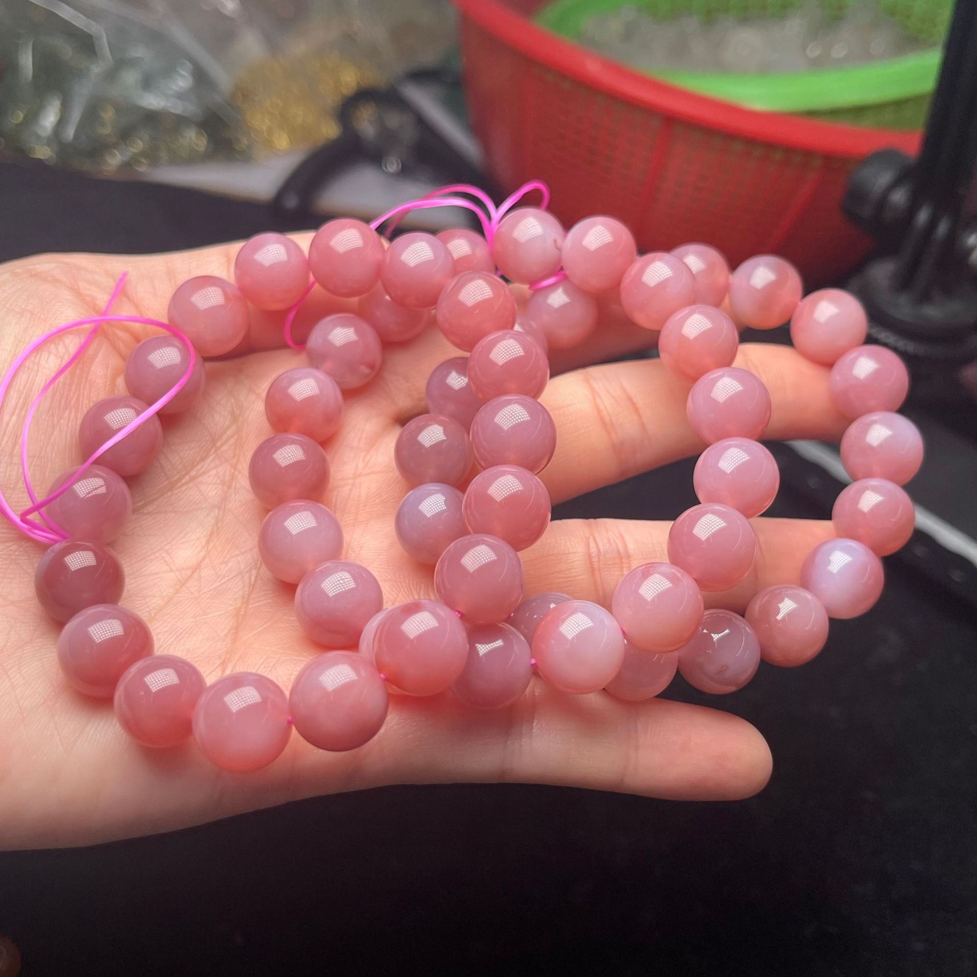 天然粉盐源玛瑙手链手串 时尚粉粉嫩嫩 厂家直销盐源玛瑙手串