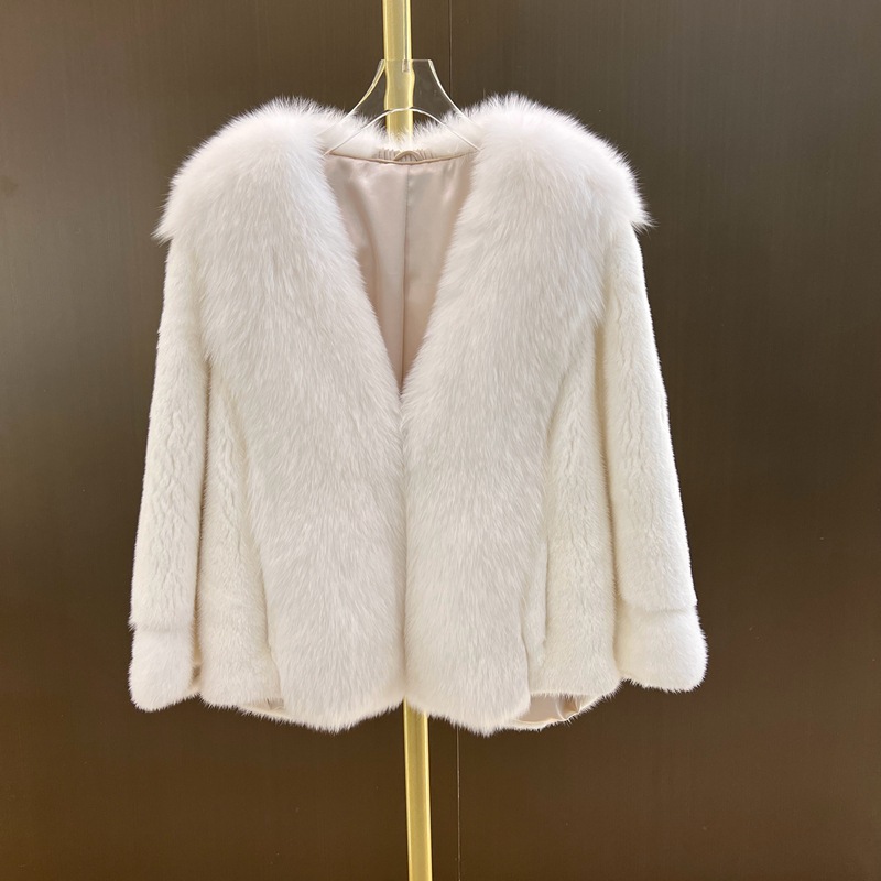 时尚狐狸毛貂皮大衣短款披肩海宁年轻新款水貂皮草外套女气质名媛