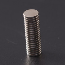 磁铁厂家钕铁硼强磁现货10*2 圆形磁铁片镀镍徽章磁铁
